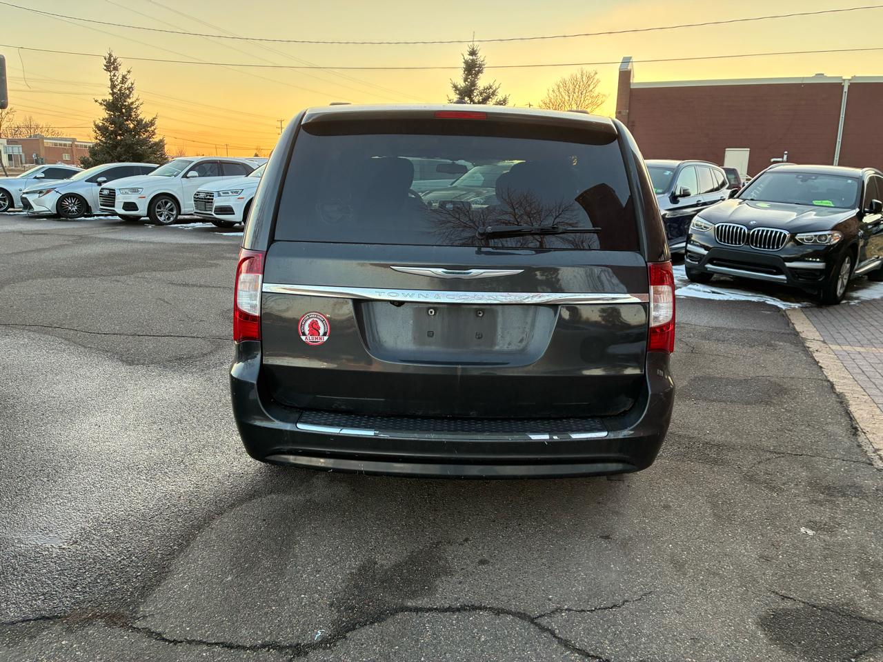 Chrysler Town & Country Touring 2012