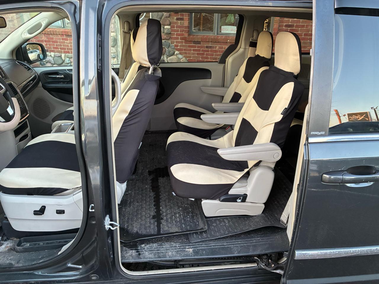 Chrysler Town & Country Touring 2012