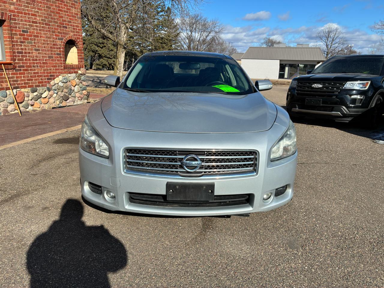 Nissan Maxima SV 2011