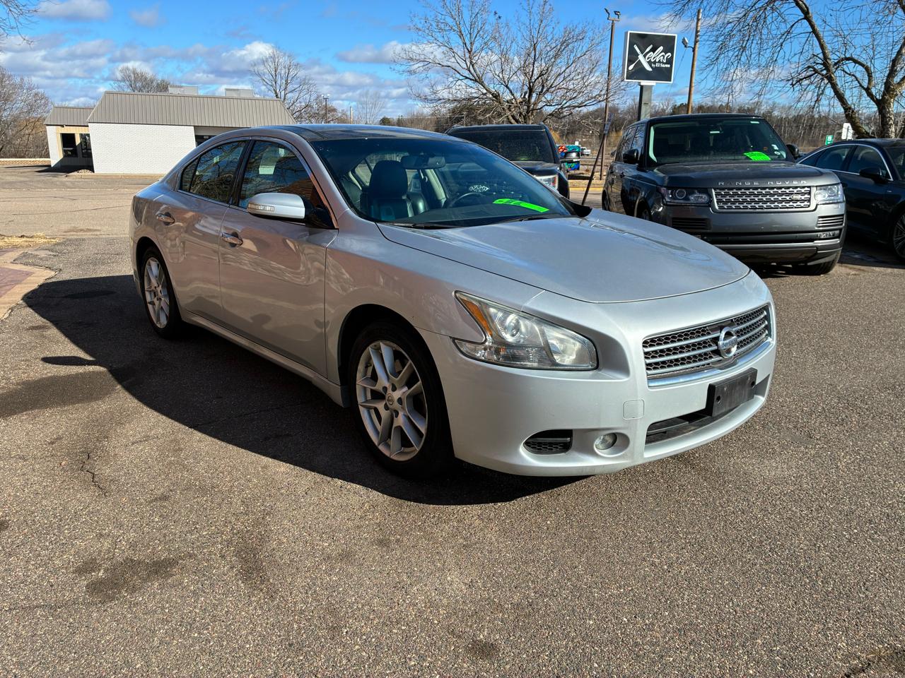 Nissan Maxima SV 2011