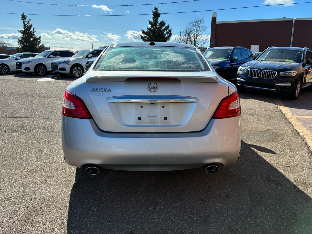 Nissan Maxima SV 2011