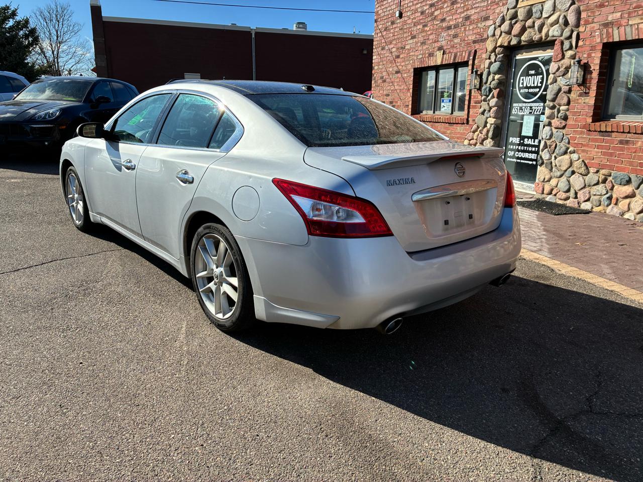 Nissan Maxima SV 2011