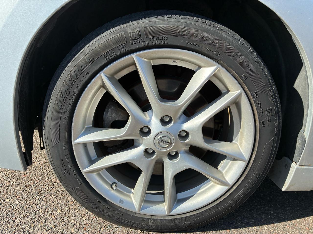 Nissan Maxima SV 2011