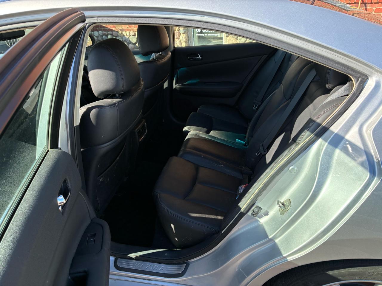 Nissan Maxima SV 2011