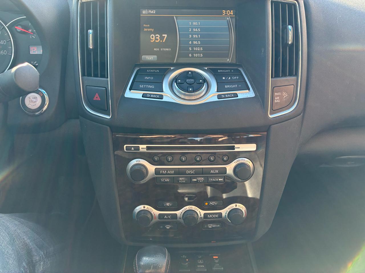 Nissan Maxima SV 2011