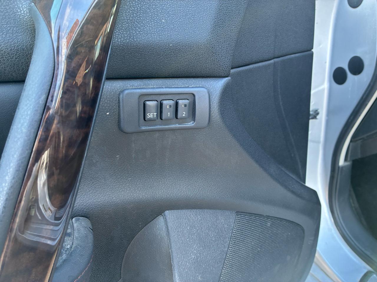 Nissan Maxima SV 2011