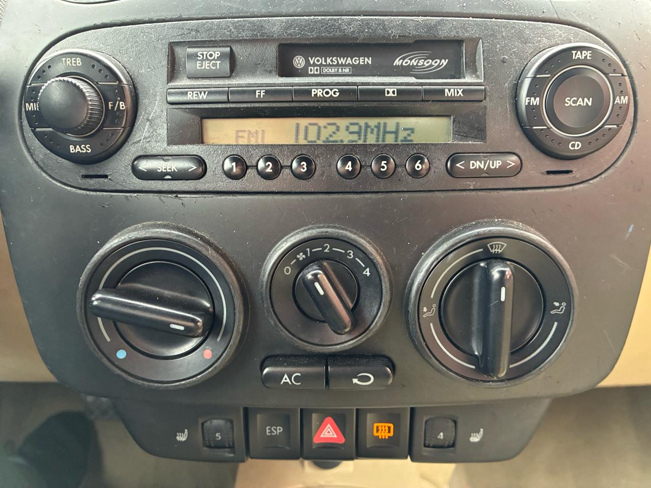 Volkswagen New Beetle GLS 1.8L Convertible 2004