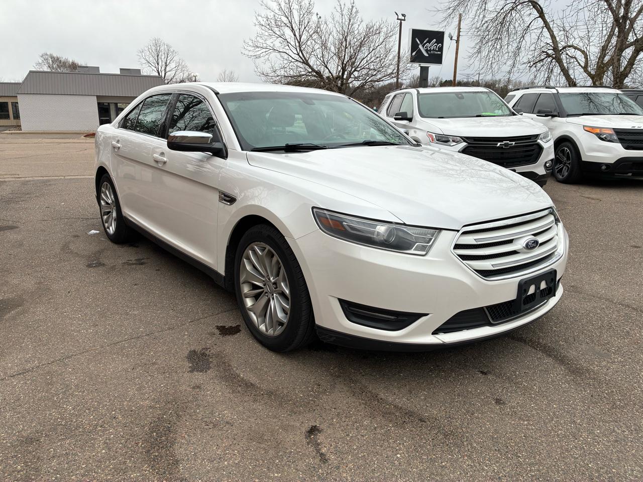 Ford Taurus Limited FWD 2014