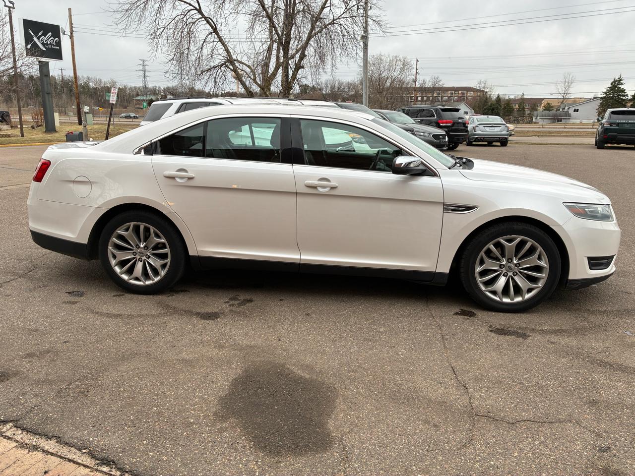 Ford Taurus Limited FWD 2014