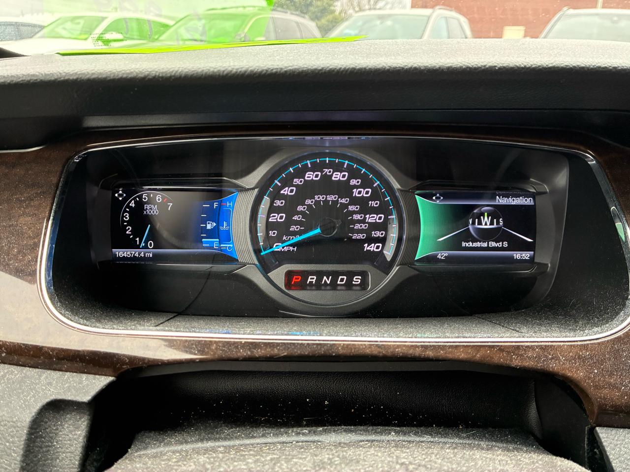 Ford Taurus Limited FWD 2014