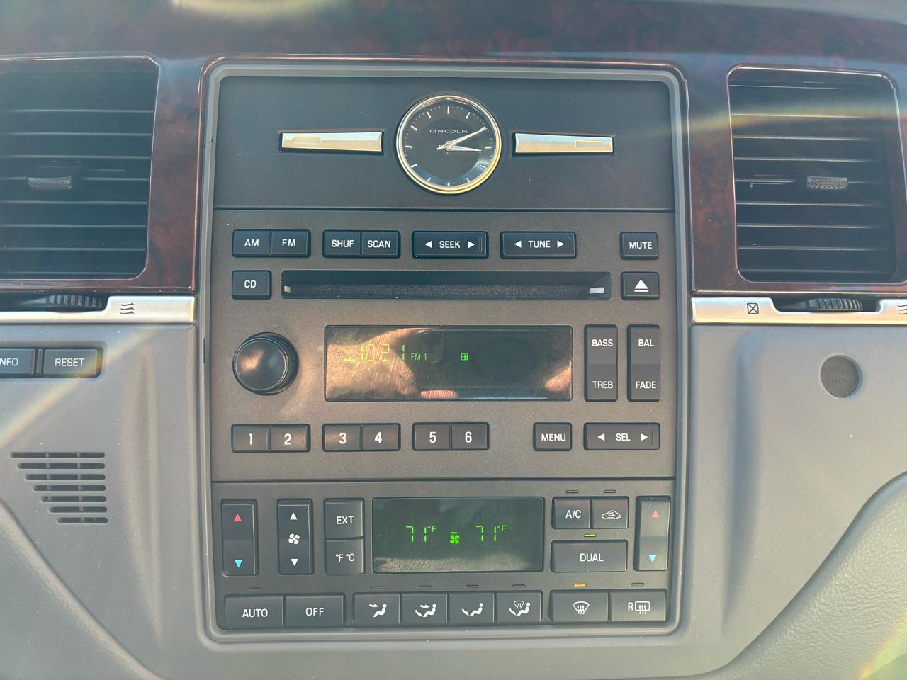 Lincoln Town Car Signature 2006