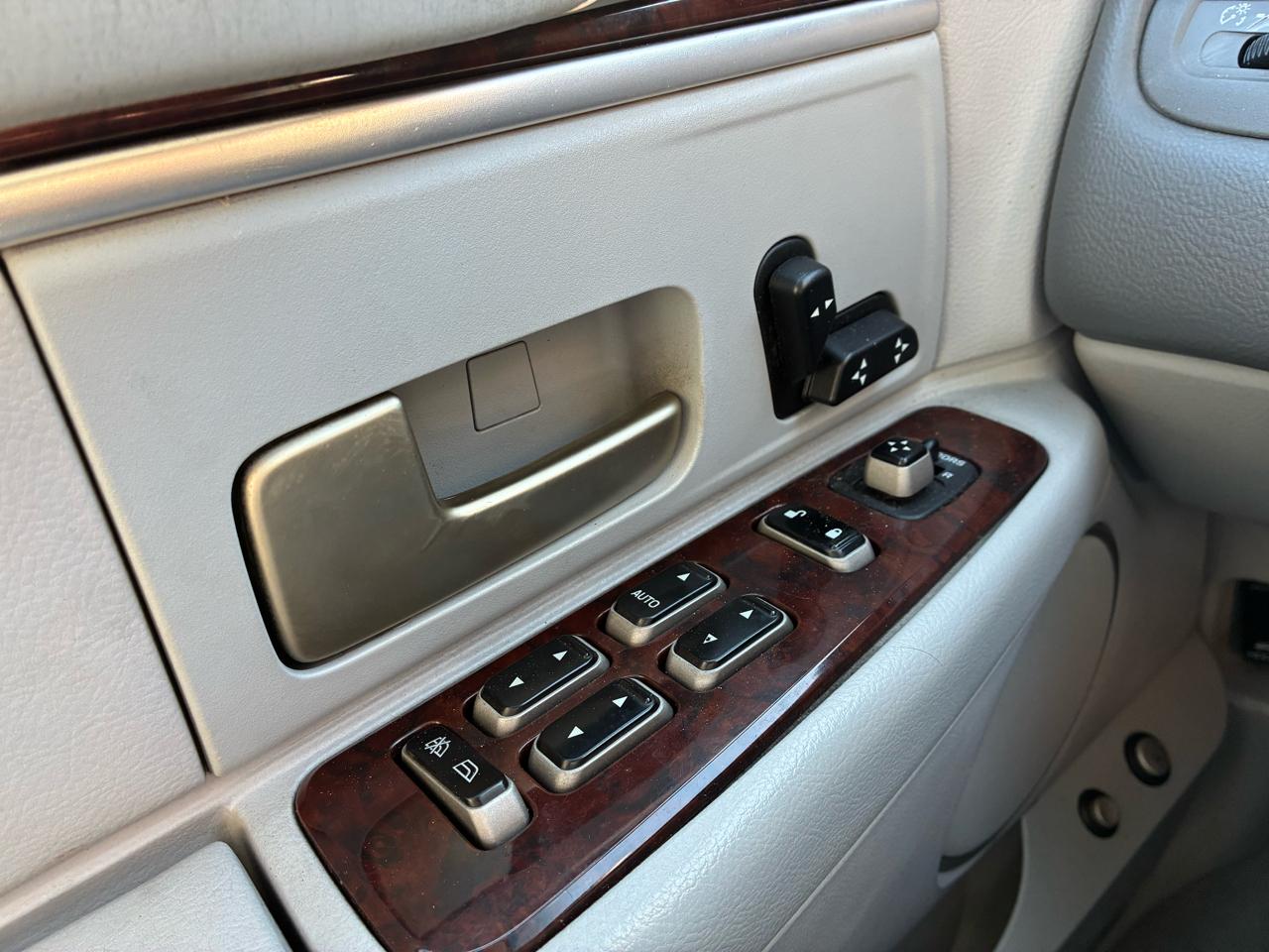 Lincoln Town Car Signature 2006