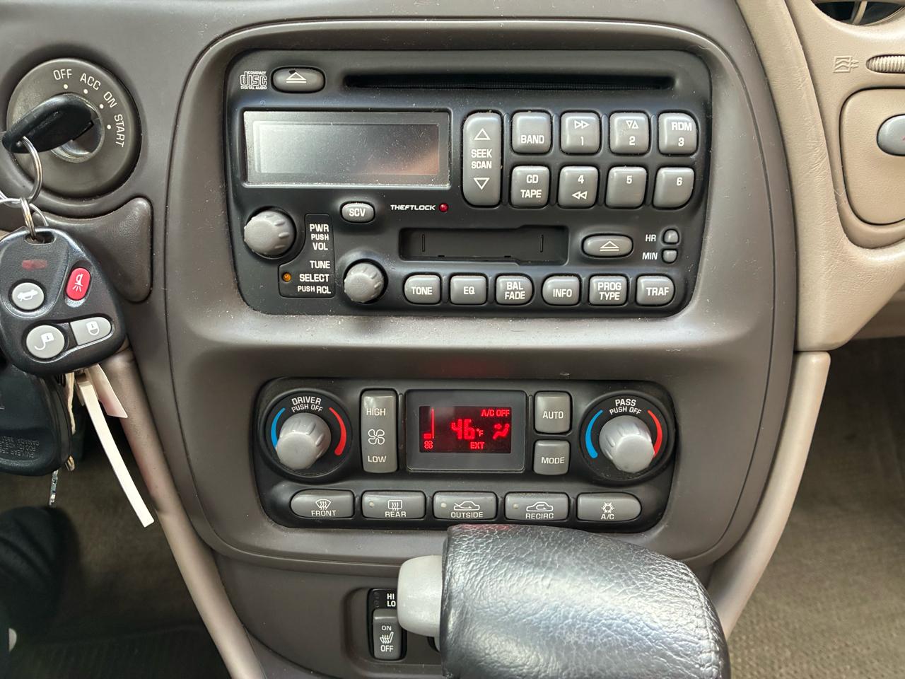 Pontiac Bonneville SLE 2003