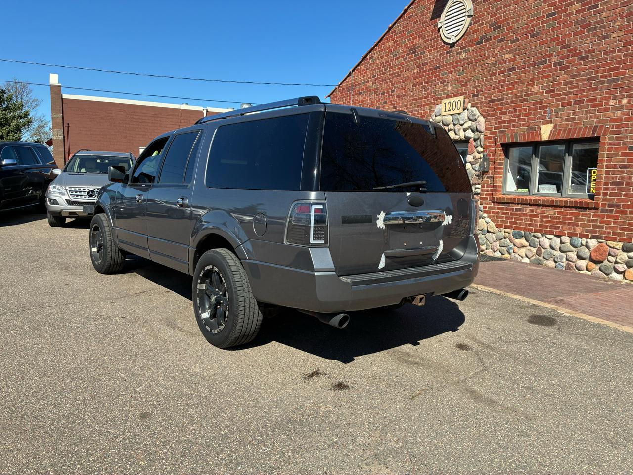 Ford Expedition EL Limited 4WD 2010