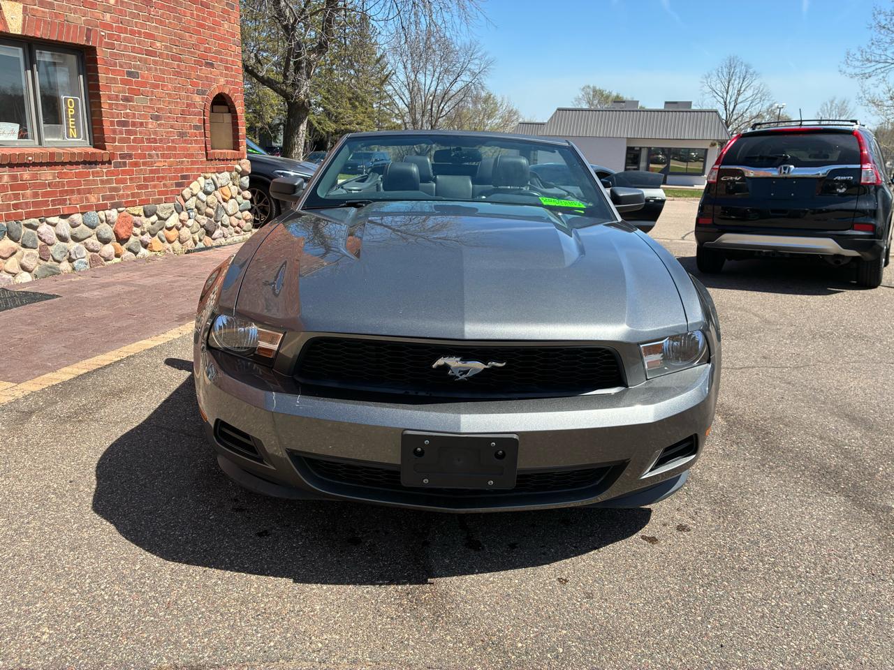 Ford Mustang V6 Convertible 2012