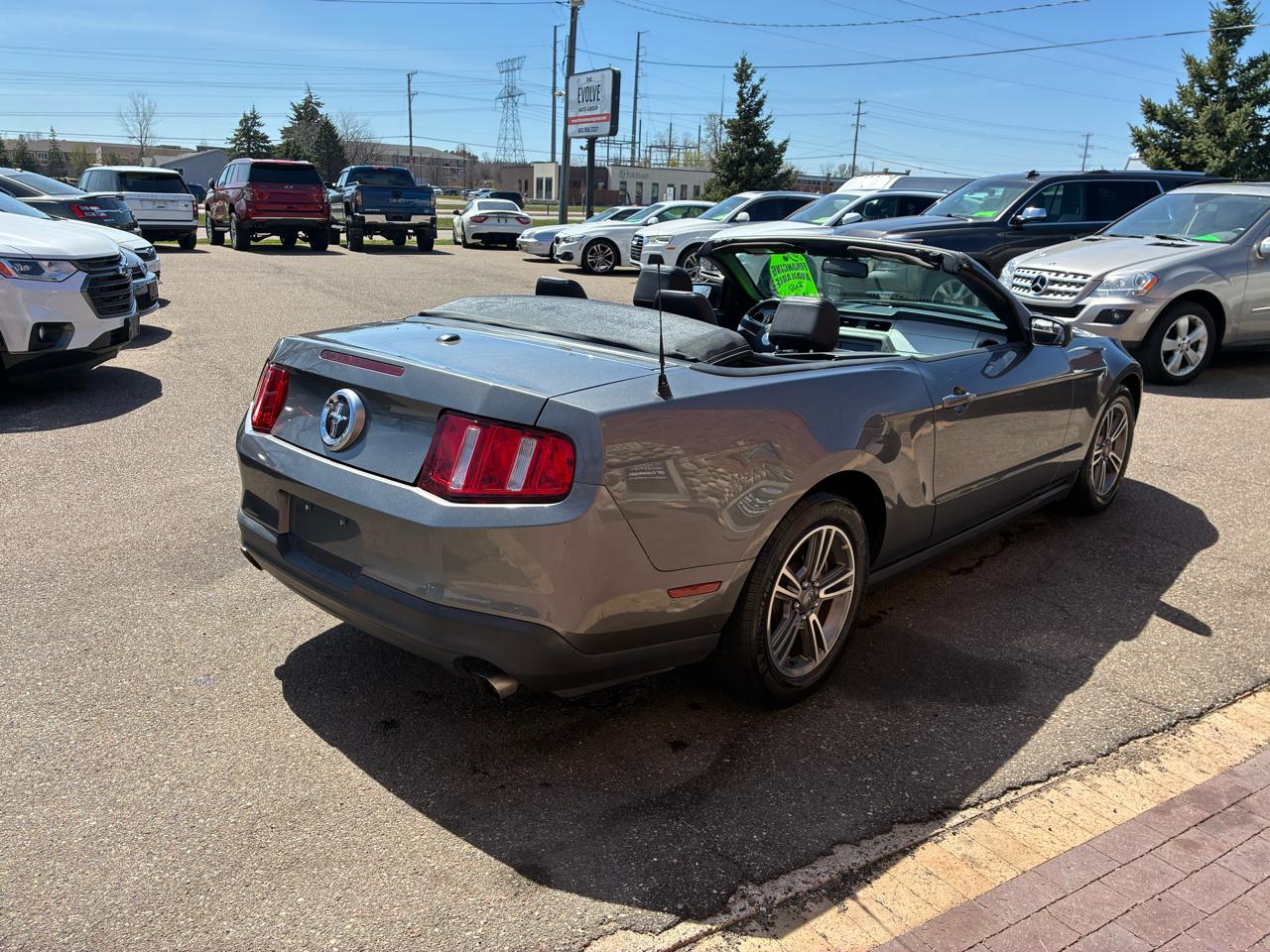 Ford Mustang V6 Convertible 2012
