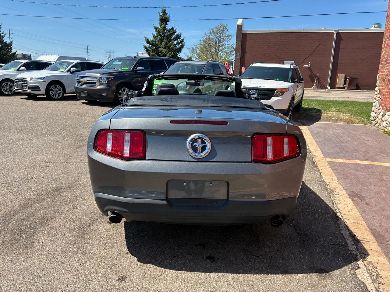 Ford Mustang V6 Convertible 2012