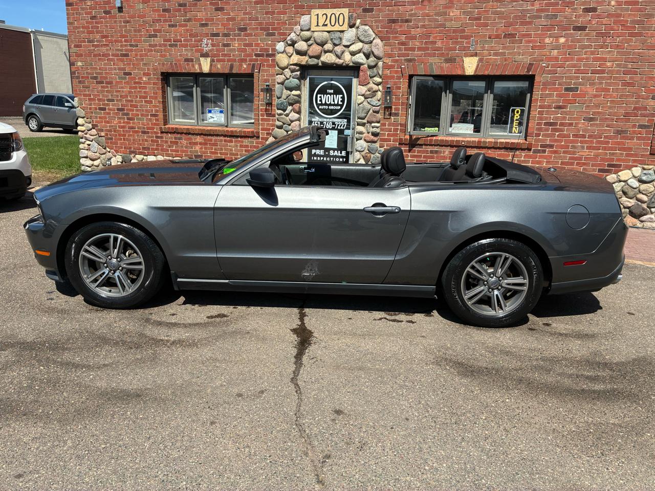Ford Mustang V6 Convertible 2012