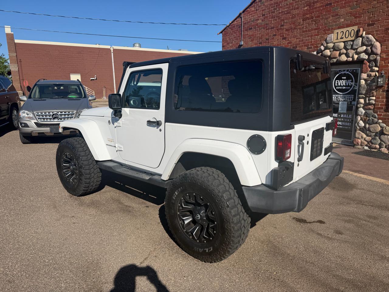 Jeep Wrangler Sahara 4WD 2013