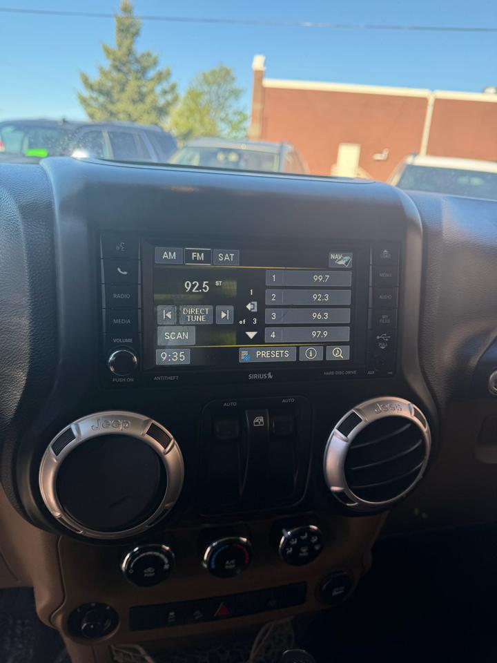Jeep Wrangler Sahara 4WD 2013