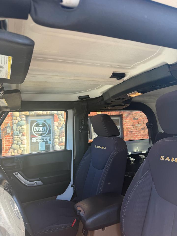 Jeep Wrangler Sahara 4WD 2013