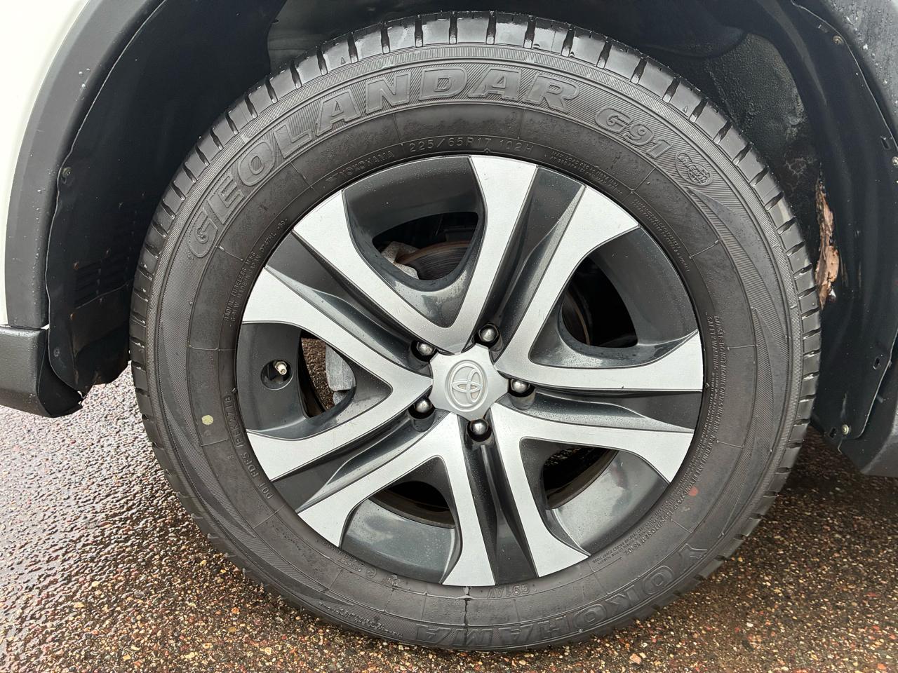 Toyota RAV4 LE FWD 2018