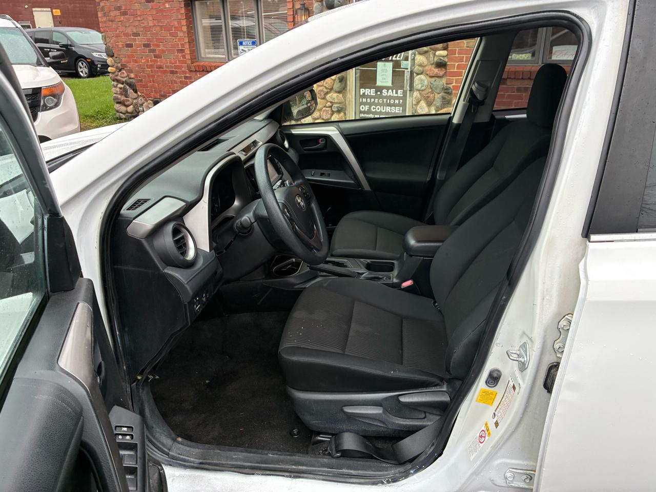 Toyota RAV4 LE FWD 2018