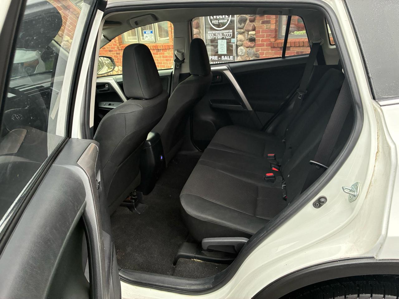 Toyota RAV4 LE FWD 2018