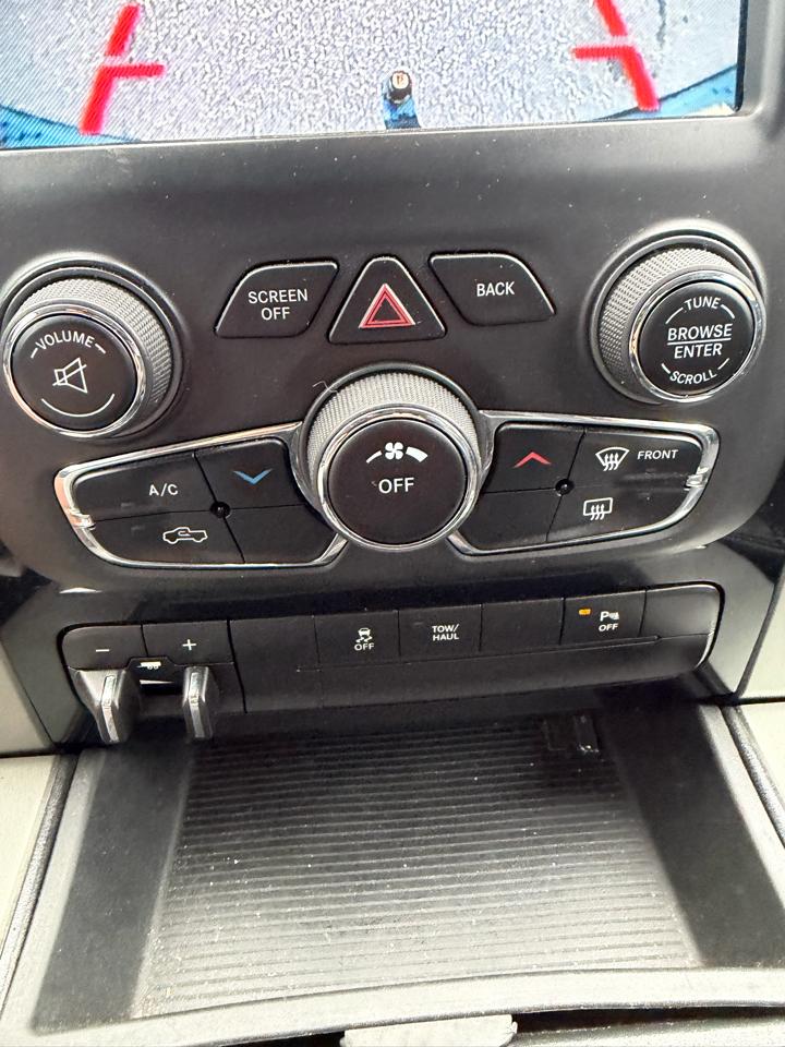 RAM 1500 Sport Crew Cab SWB 4WD 2013