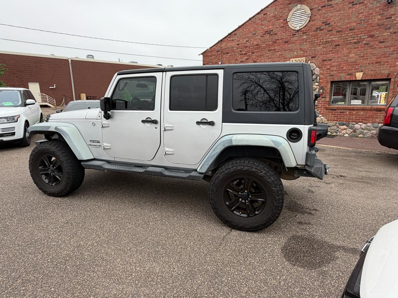 Jeep Wrangler Unlimited Sport 4WD 2011