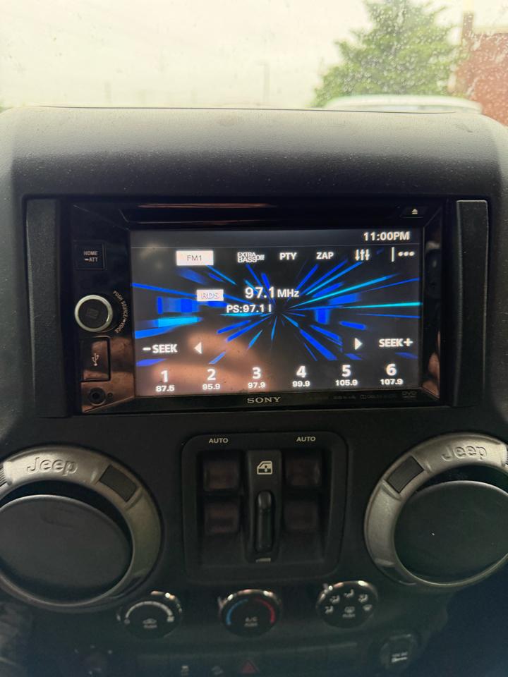 Jeep Wrangler Unlimited Sport 4WD 2011