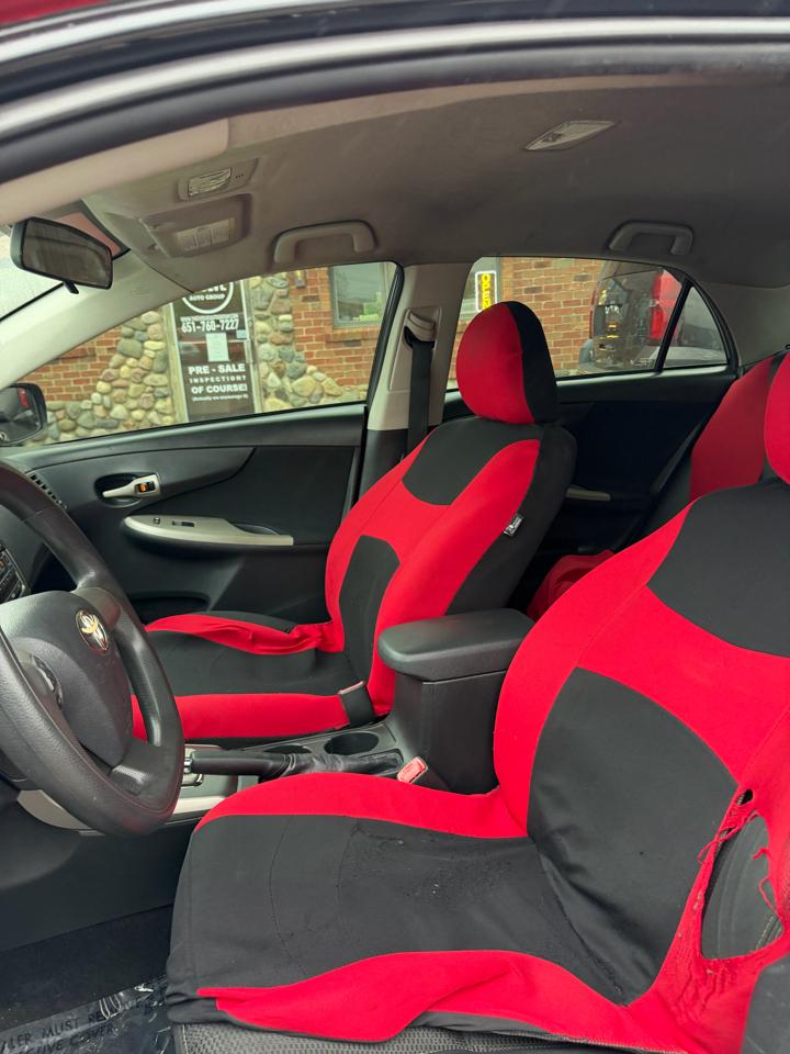 Toyota Corolla 4dr Sedan LE Auto 2012