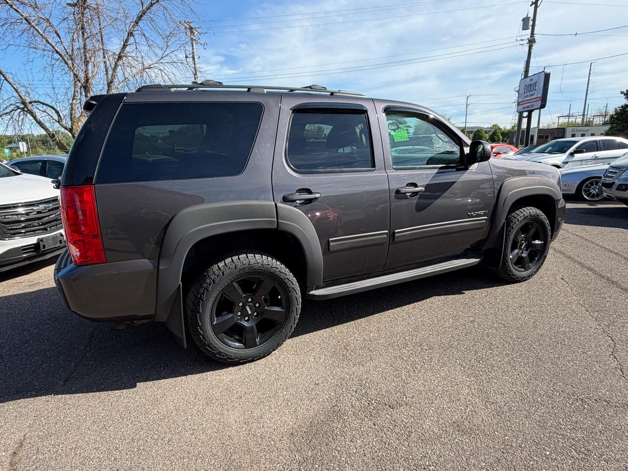 GMC Yukon SLE1 4WD 2011