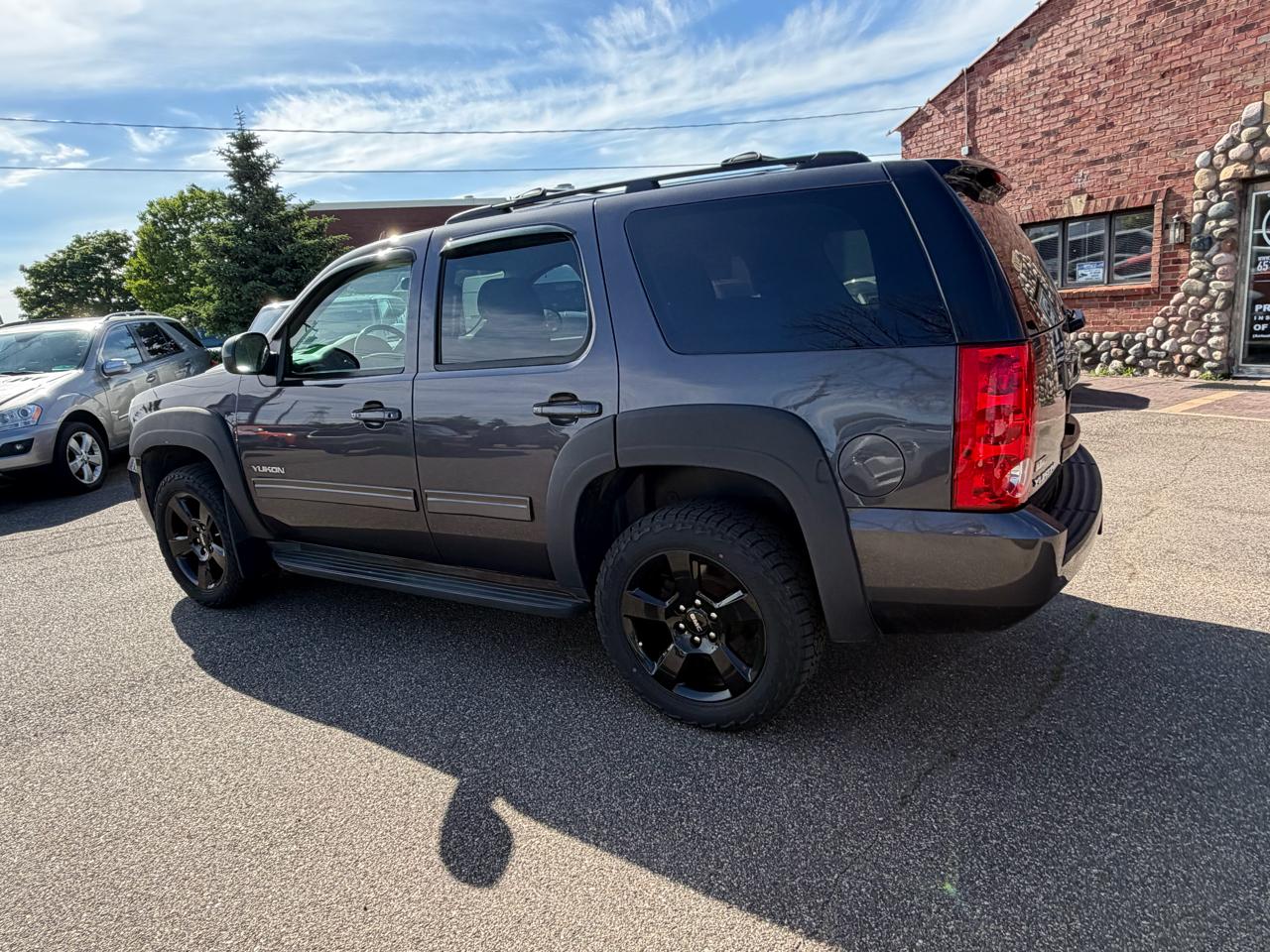 GMC Yukon SLE1 4WD 2011