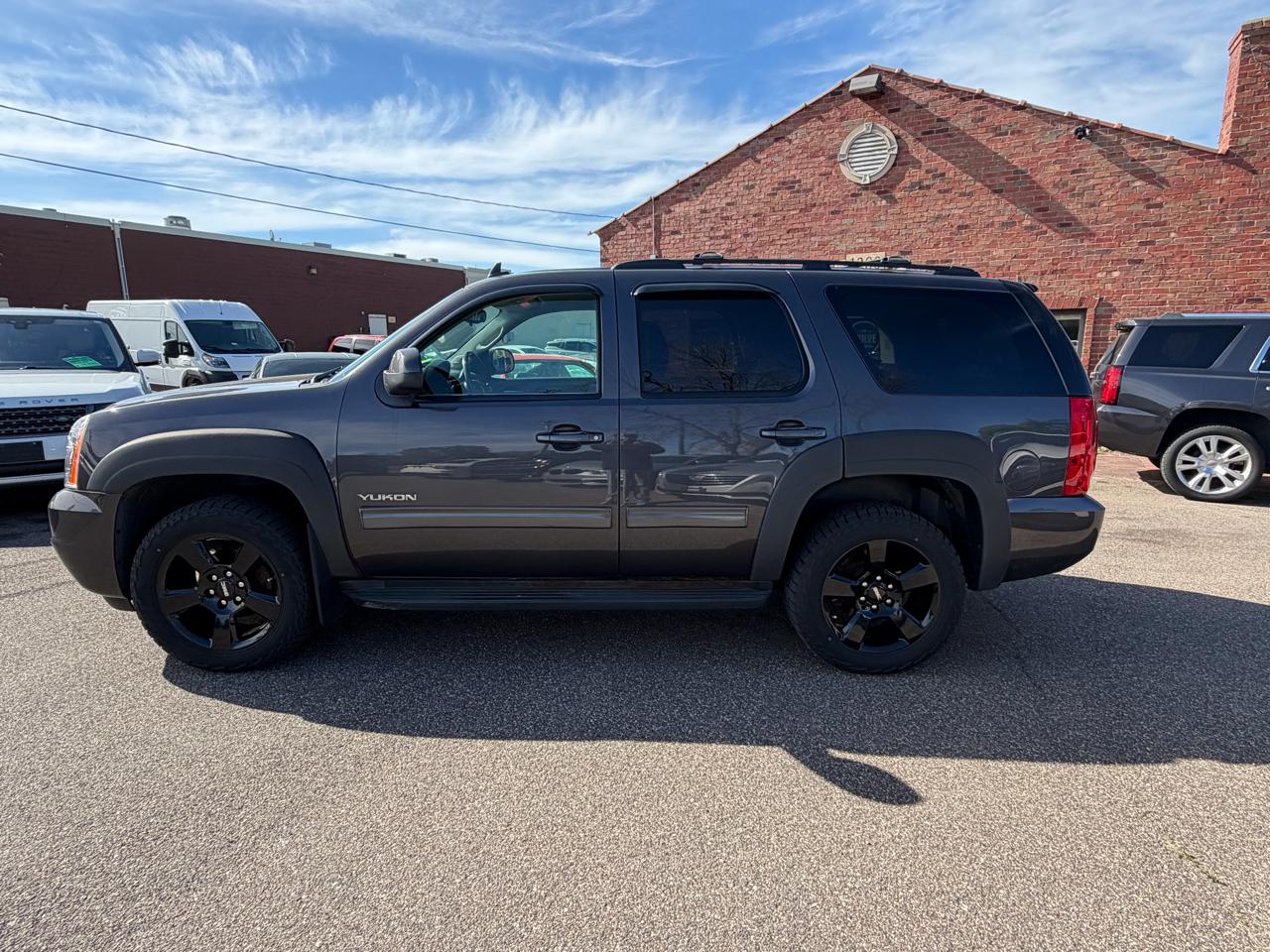 GMC Yukon SLE1 4WD 2011