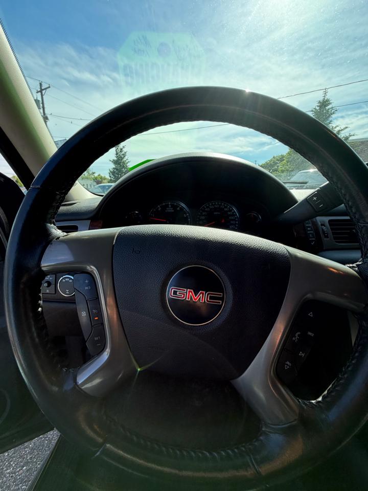 GMC Yukon SLE1 4WD 2011