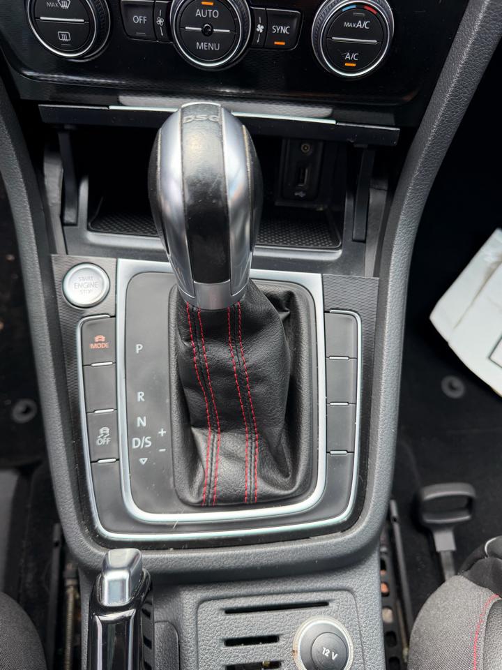 Volkswagen GTI Autobahn 6A 4-Door 2016