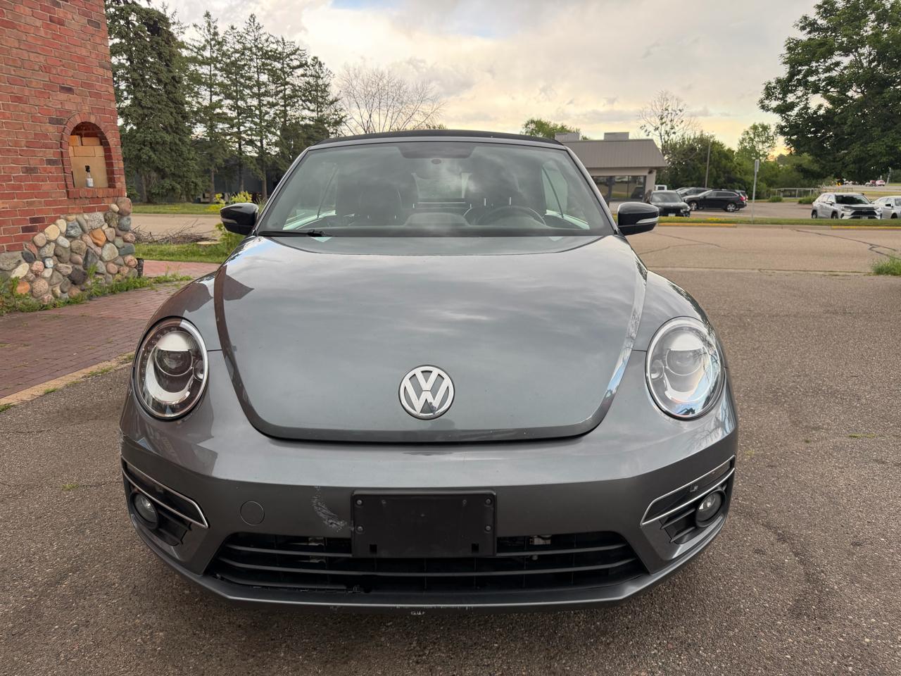 Volkswagen Beetle R-Line PZEV Convertible 6M 2015