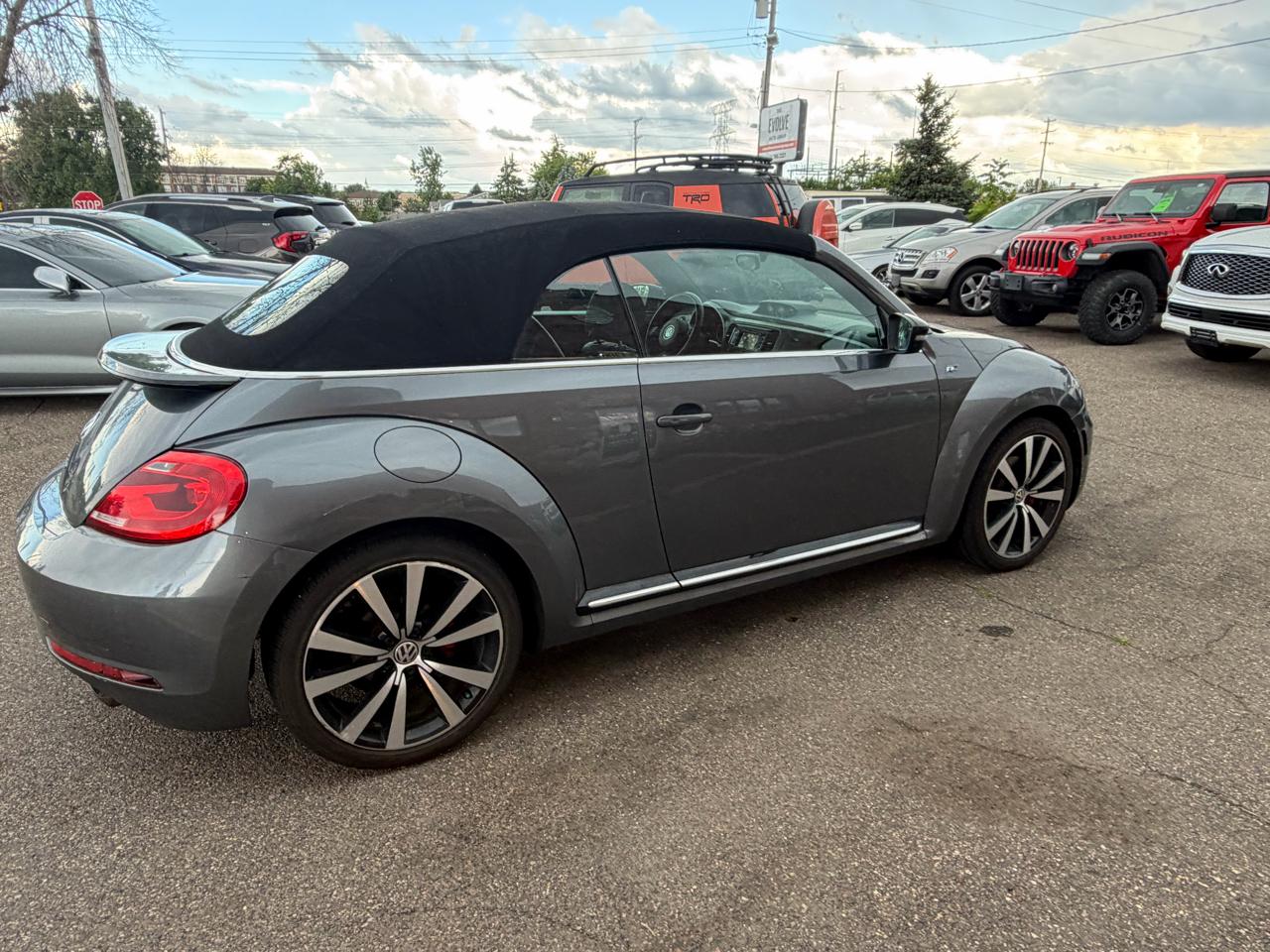 Volkswagen Beetle R-Line PZEV Convertible 6M 2015