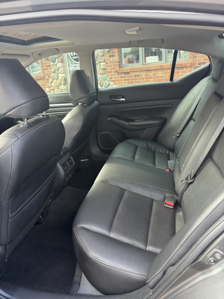 Nissan Altima 2.5 SL Sedan 2021
