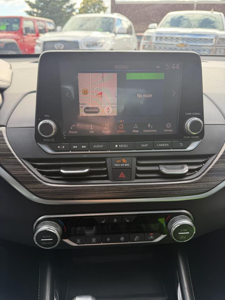 Nissan Altima 2.5 SL Sedan 2021