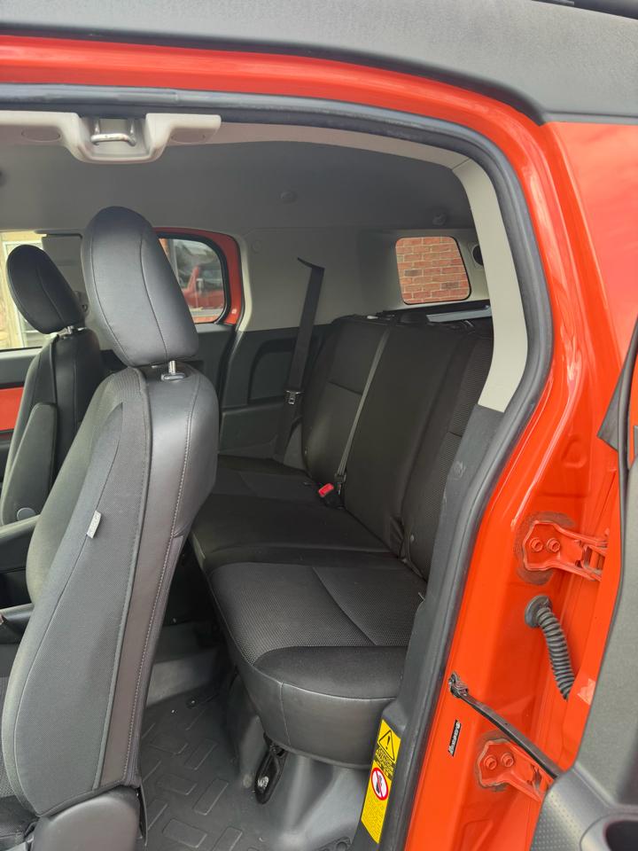 Toyota FJ Cruiser 4WD AT 2013