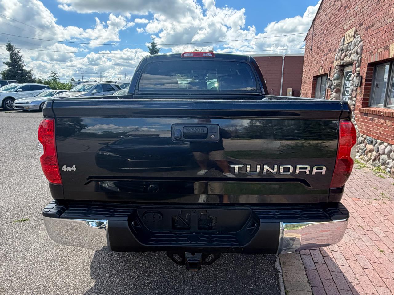 Toyota Tundra SR5 5.7L V8 CrewMax 4WD 2018