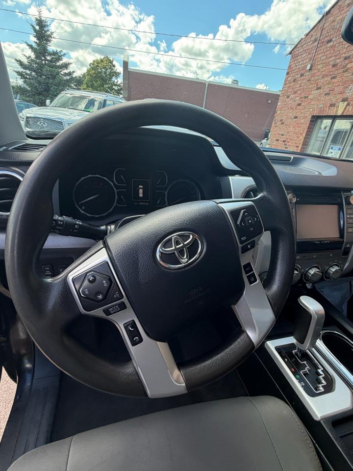 Toyota Tundra SR5 5.7L V8 CrewMax 4WD 2018
