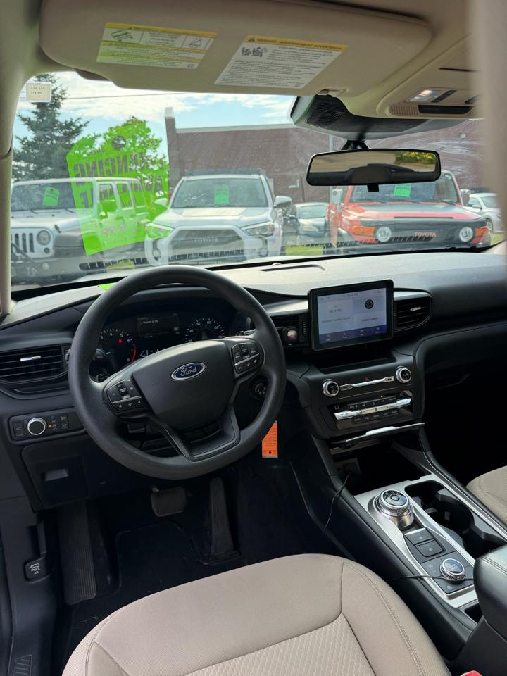 Ford Explorer Base AWD 2020