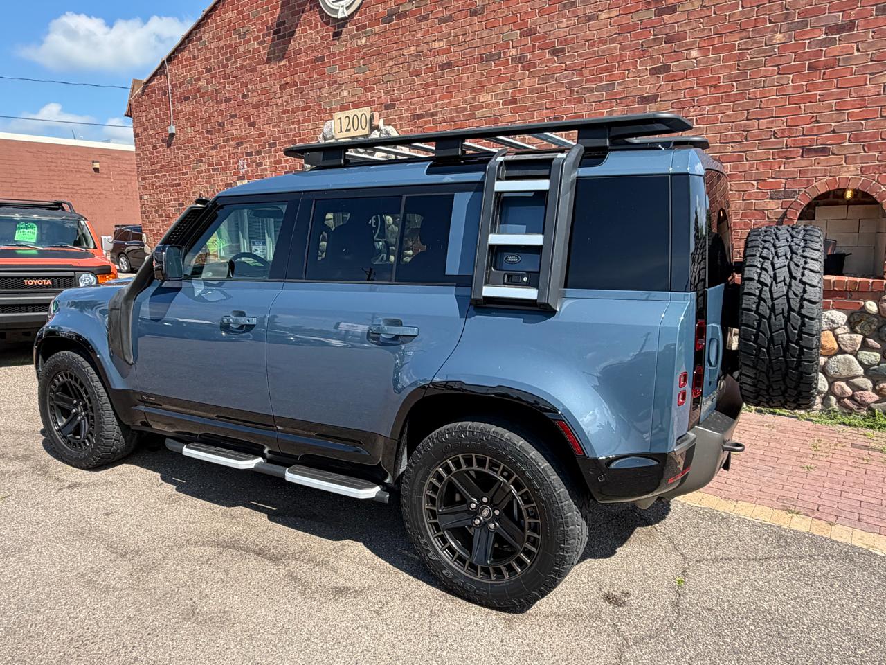 Land Rover Defender 110 X-Dynamic HSE AWD 2021