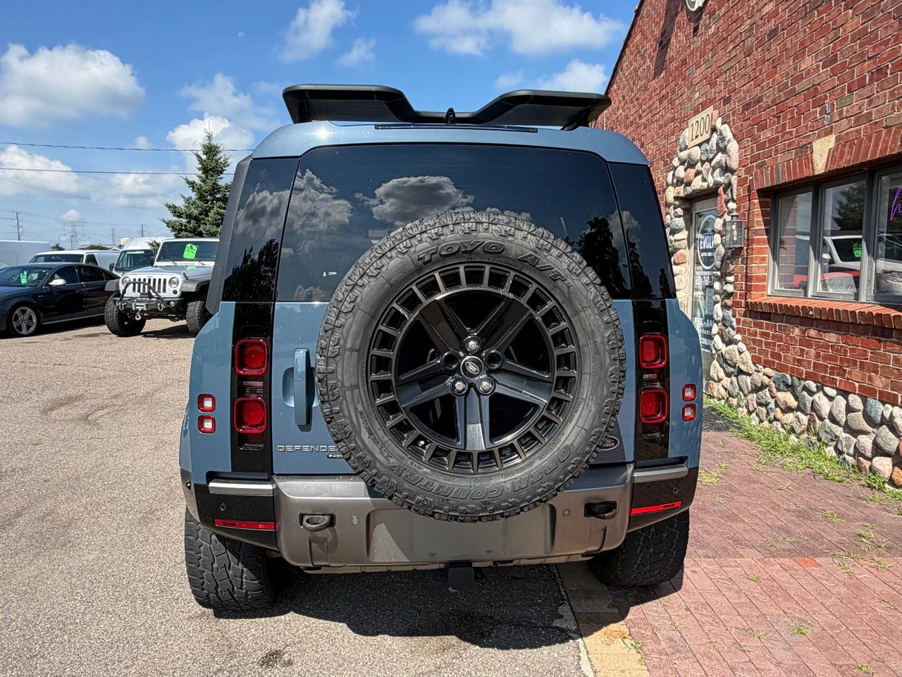Land Rover Defender 110 X-Dynamic HSE AWD 2021