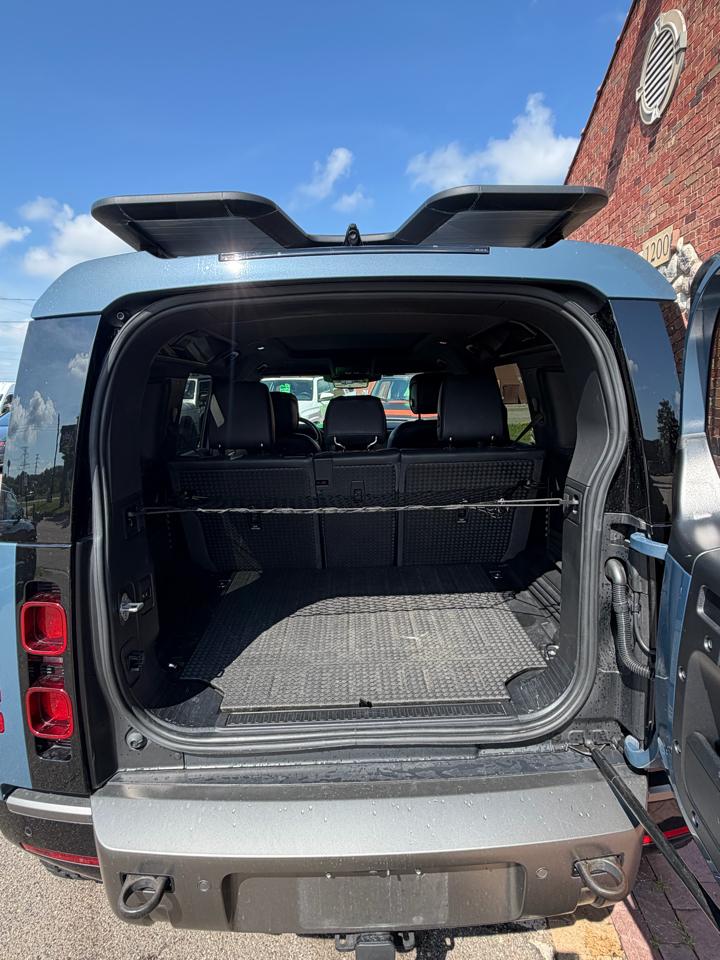 Land Rover Defender 110 X-Dynamic HSE AWD 2021