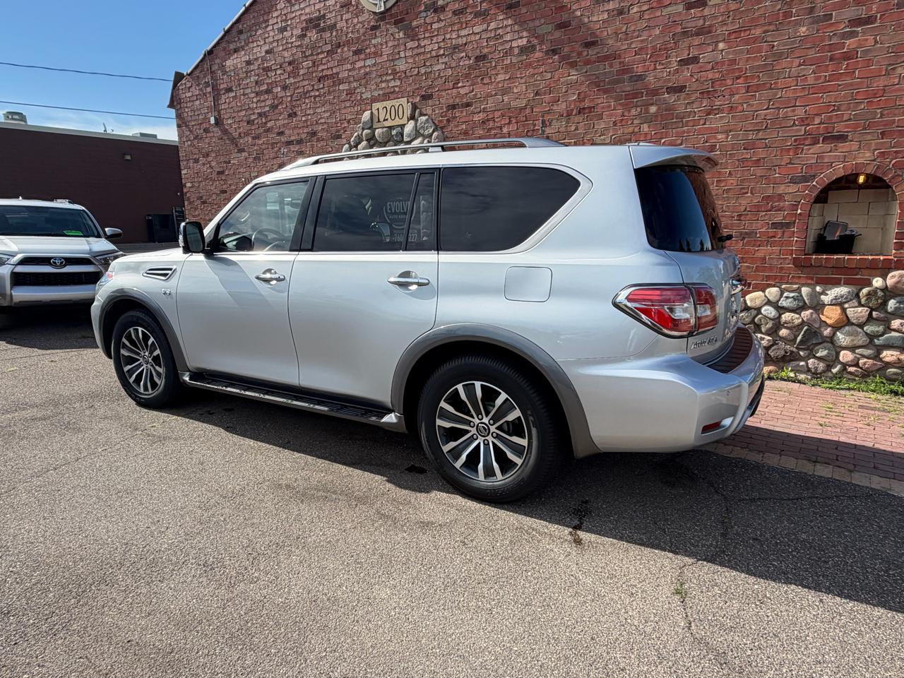 Nissan Armada Platinum AWD 2020