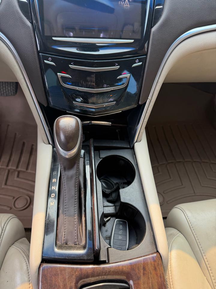 Cadillac XTS Base 2013